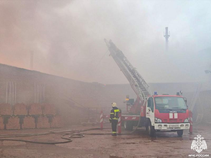 Появились подробности пожара на кирпичном заводе в Смоленске