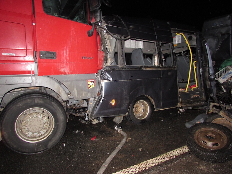 В Смоленской области осудят врезавшегося в автобус водителя грузовика