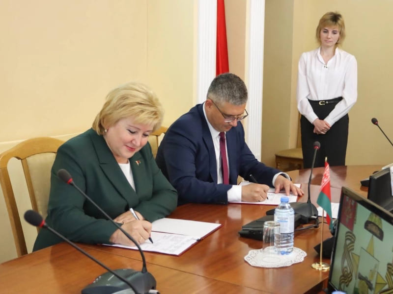Глава Смоленска обсудил вопросы сотрудничества с делегацией из Республики Беларусь