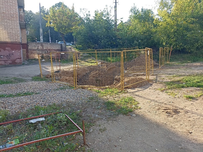 Власти Смоленска ищут, кто будет ликвидировать коммунальные раскопы