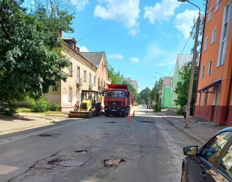 В Смоленске и Велиже проходит ремонт улиц 