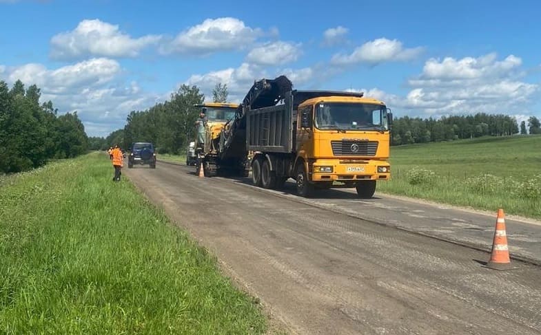 В Смоленской области начался ремонт дороги Рославль-Ершичи