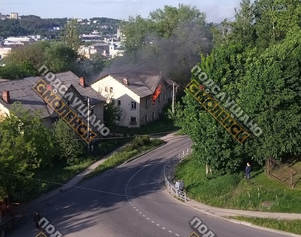 В Смоленске начался пожар в расселенном доме