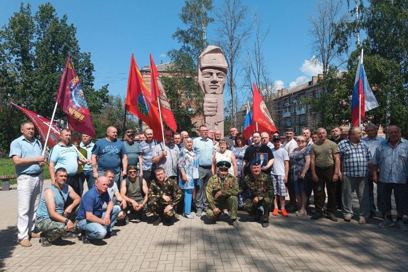 Смоленские «единороссы» приняли участие в митингах ко Дню ветеранов боевых действий