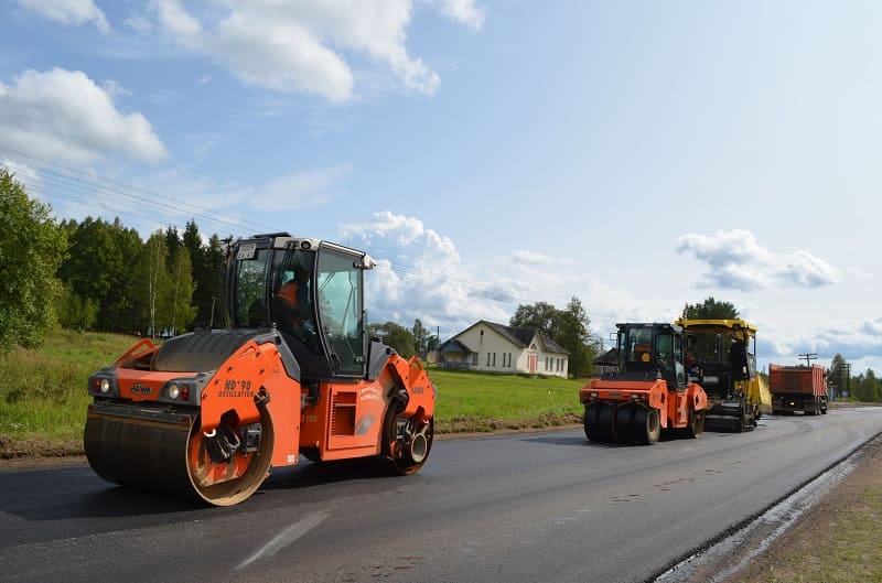 При ремонте дорог в Смоленской области применяют современные технологии 