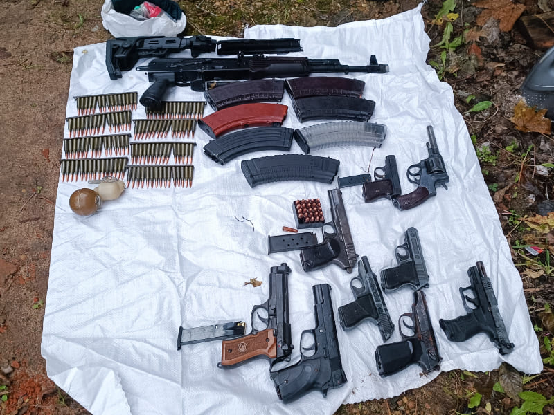 В Смоленской области сотрудники УФСБ «накрыли» торговцев оружием и боеприпасами