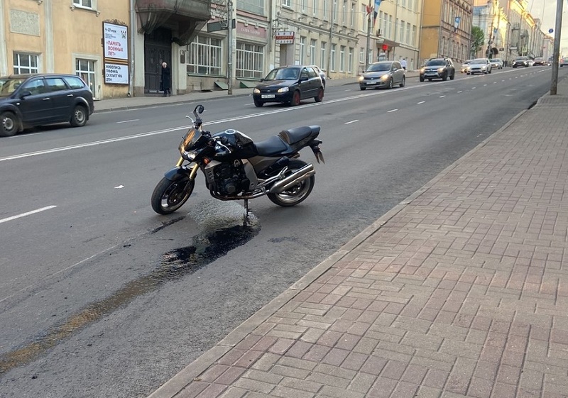 Мотоциклист сбил пожилую женщину в Смоленске