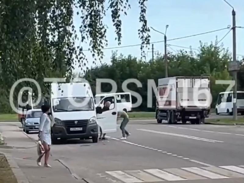 В Смоленске драка с водителем маршрутки попала на видео