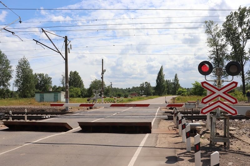 В Смоленской области для автомобилей временно закроют ж/д переезд