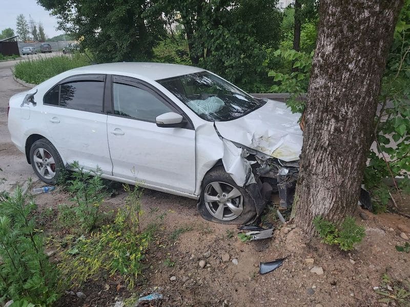 В Смоленске водитель иномарки травмировал пассажирку