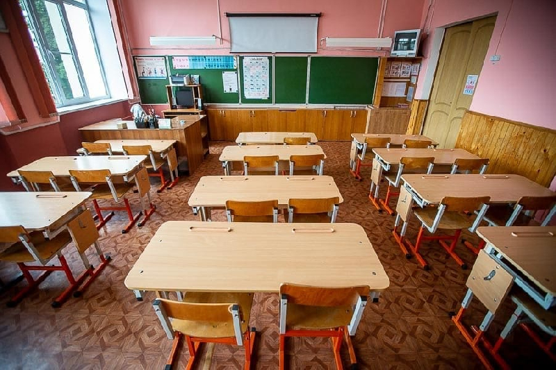 В Смоленской области 10 школ полностью или частично ушли на карантины