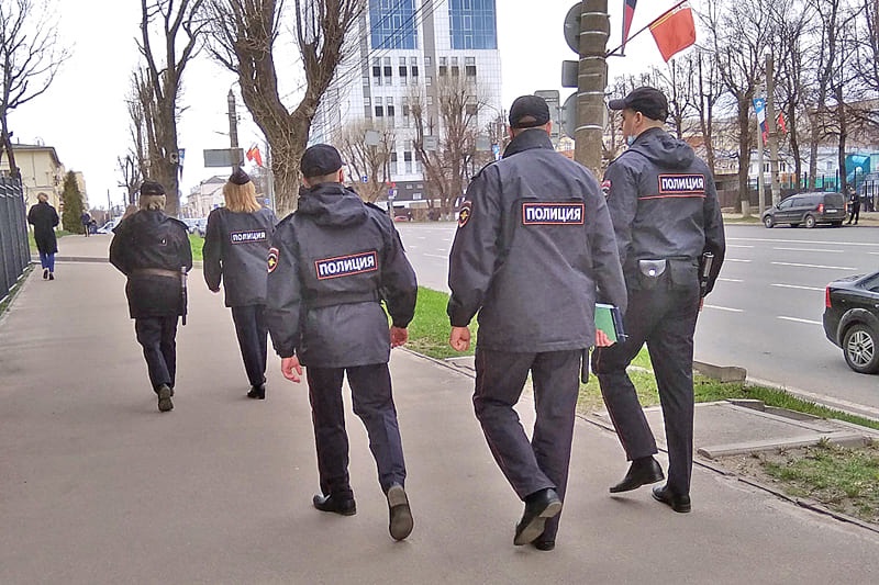 Смоленская полиция отправила мигрантов с гражданством России в военкомат