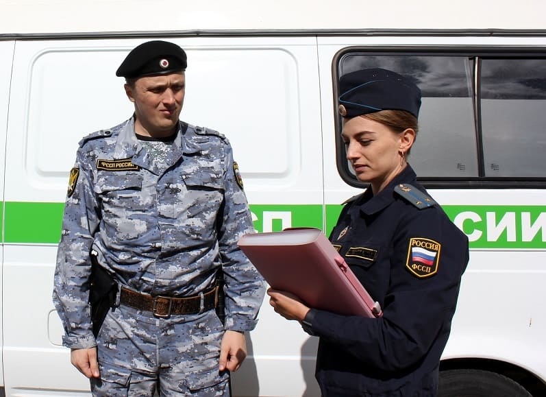 В Смоленской области судебный пристав помог женщине с кредитом сохранить прожиточный минимум