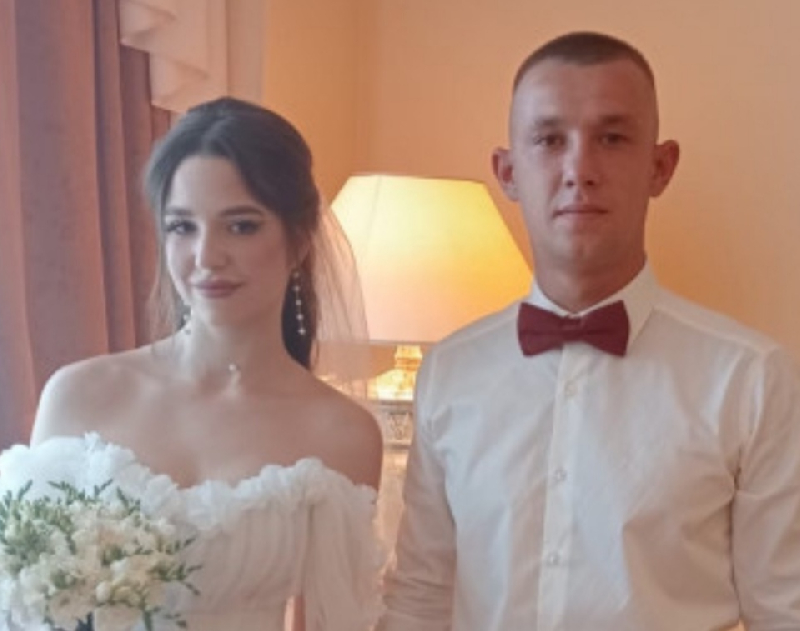 Участник спецоперации и девушка из Херсонской области сыграли свадьбу на Смоленщине