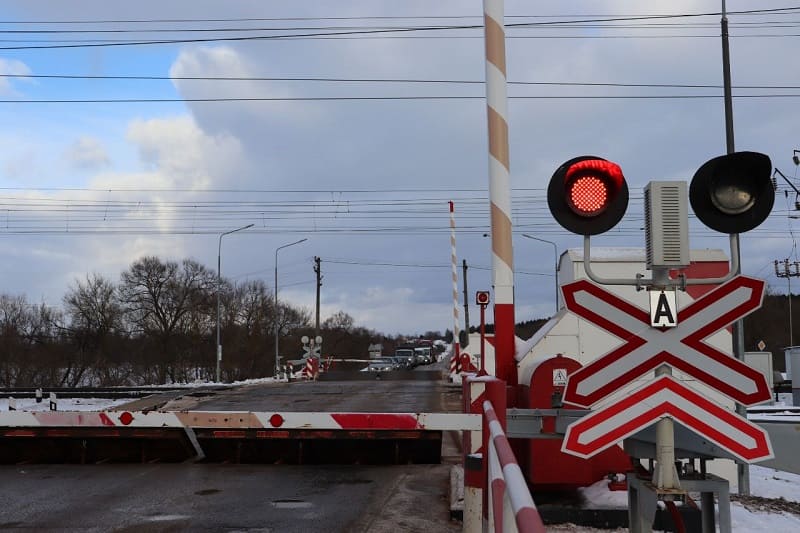 28 февраля на ж/д переезде в Смоленской области ограничат движение авто