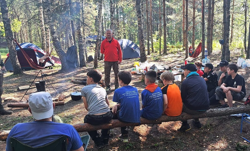 Юные смоляне освоили правила нахождения человека в лесу 