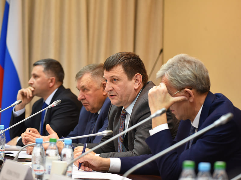 Игорь Ляхов принял участие в заседании комиссии Совета законодателей в Москве