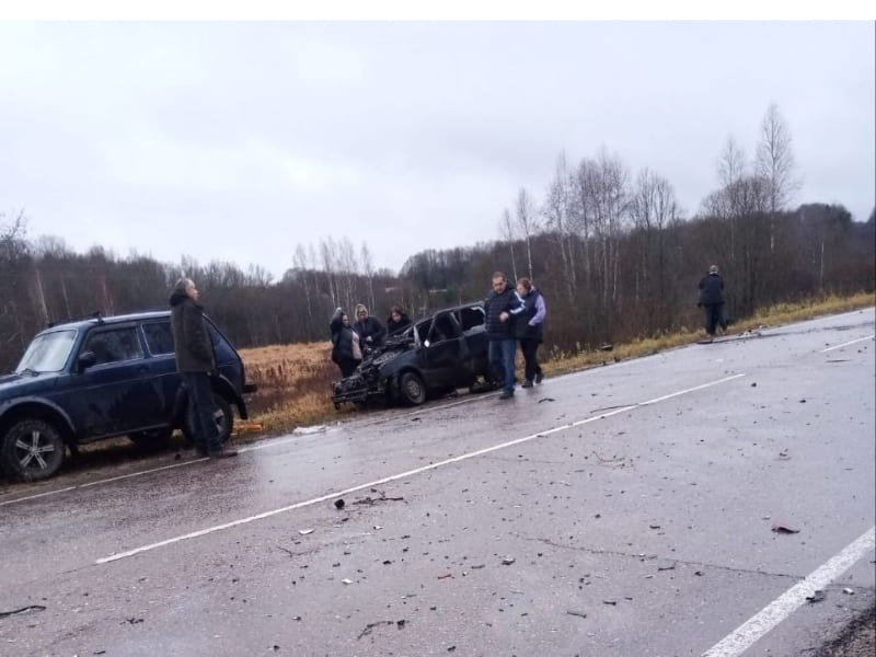 В Смоленской области 3 человека попали в больницу после ДТП