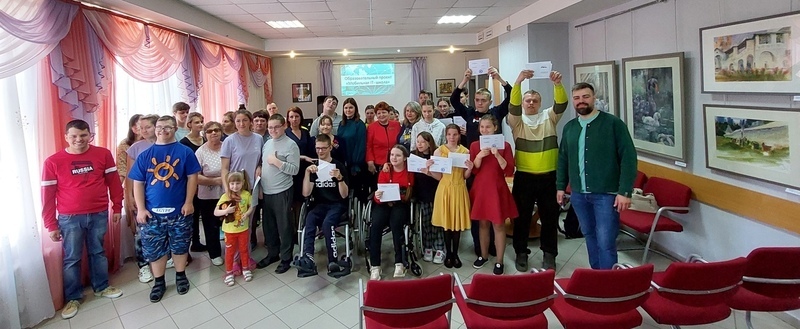 Ребята из детских учреждений «Гнездышко», «Вишенки» и «Точка опоры» получили сертификаты о прохождении курсов в сфере IT