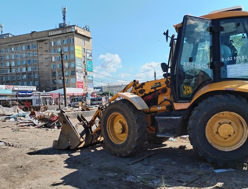 В Смоленске снесли часть вещевого рынка в Заднепровье