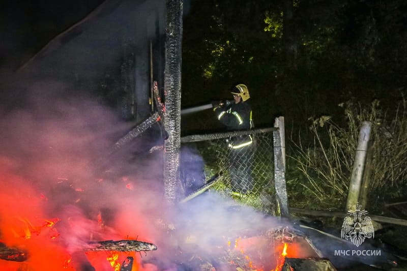 На месте страшного пожара под Смоленском обнаружили тело мужчины