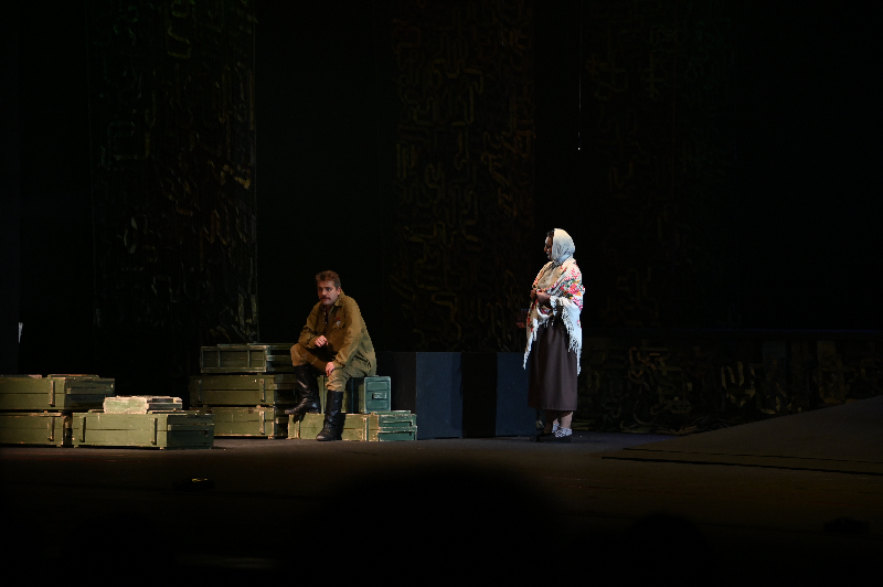 Театральная осень в Смоленске: грандиозный успех спектакля «А зори здесь тихие..." и "Большие гастроли",  …»             