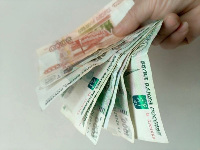 Смолянку заставили оплатить 48 тысяч рублей штрафов путем ареста иномарки