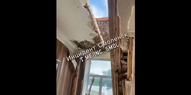 Соцсети: в смоленской квартире обвалился потолок