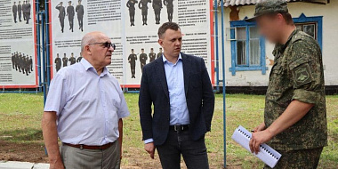 Активисты проекта «Всё для фронта» побывали в воинской части Смоленского района