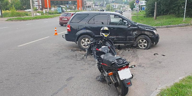 В Смоленске водитель иномарки спровоцировал ДТП с мотоциклистом