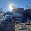 В Смоленске перекрывший одну из центральных улиц грузовик создал «транспортный коллапс»